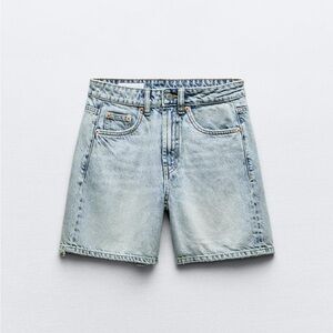 Zara TRF Mid-rise denim shorts. Size 4